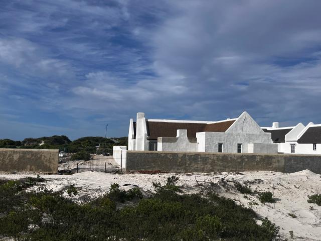 2 Bedroom Security Estate in Struisbaai