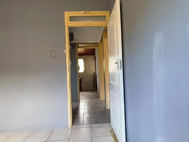 2 Bedroom semi detached for sale in Westham, Phoenix