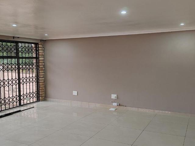 2 Bedroom semi detached for sale in Croftdene, Chatsworth