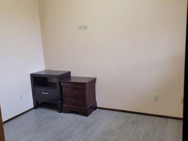 2 Bedroom Shared Living/roommate Calgary AB 96649122