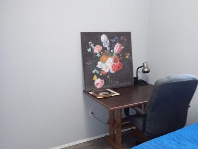2 Bedroom Shared Living/roommate Calgary AB 97418878