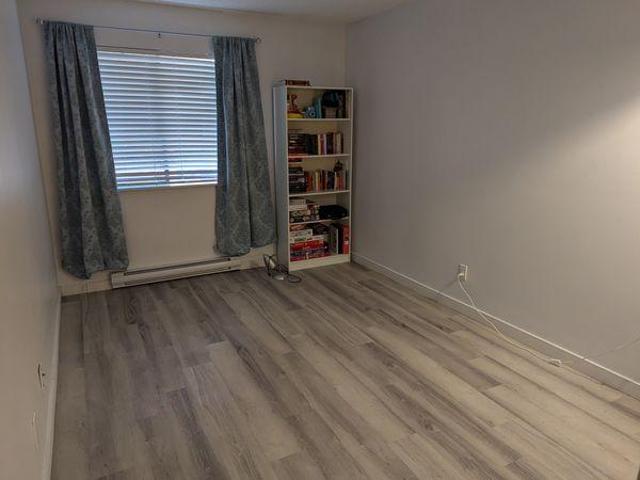 2 Bedroom Shared Living/roommate Surrey BC 97418599