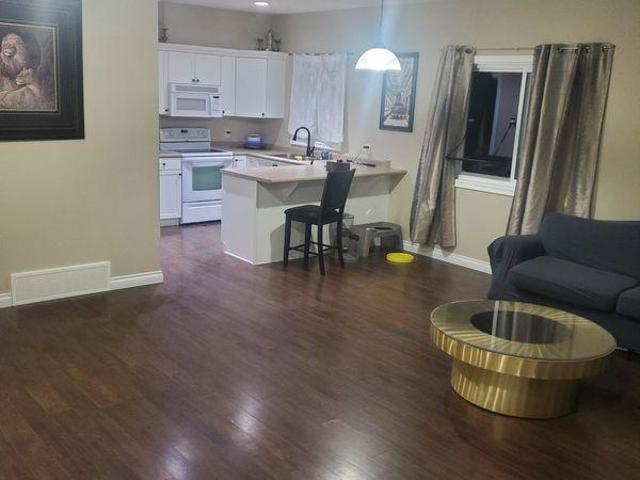 2 Bedroom Shared Living/roommate Spruce Grove AB 96647505