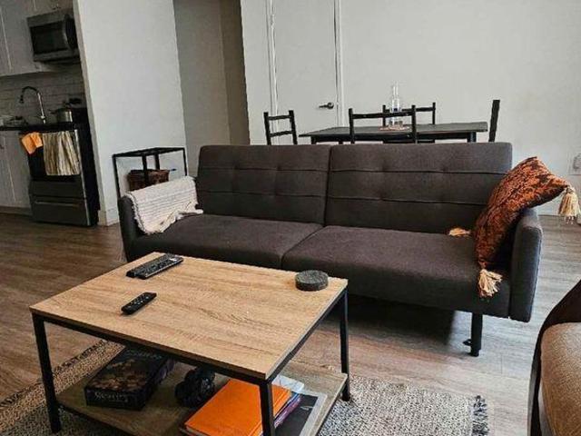 2 Bedroom Shared Living/roommate Toronto ON 96645201