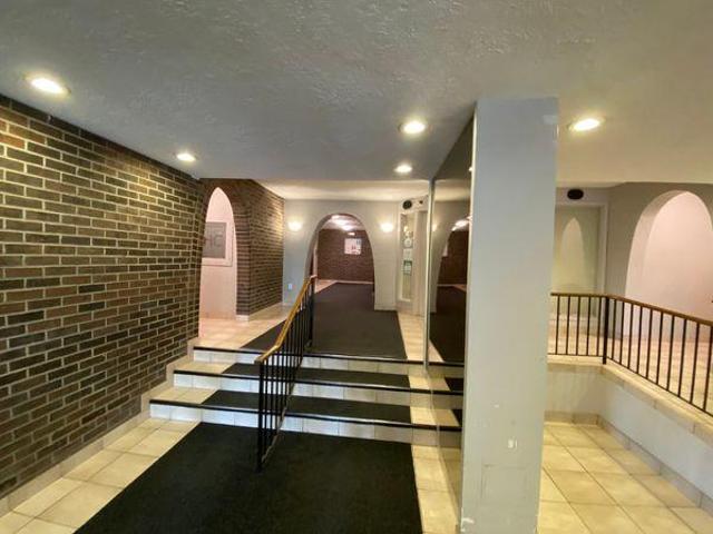 2 Bedroom Shared Living/roommate Toronto ON 97417942