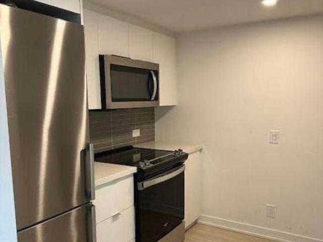 2 Bedroom Shared Living/roommate Toronto ON 97420417