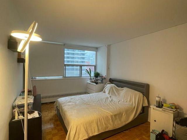 2 Bedroom Shared Living/roommate Toronto ON LS97411534