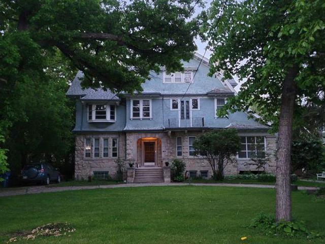 2 Bedroom Shared Living/roommate Winnipeg MB 96645190
