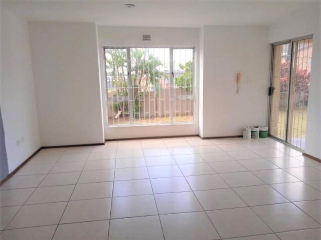 2 Bedroom Simplex To Let in Bluff