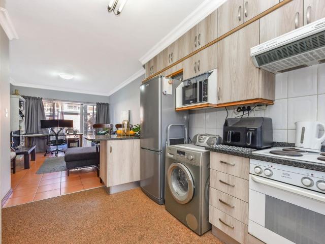 2 Bedroom Simplex For Sale in Linden