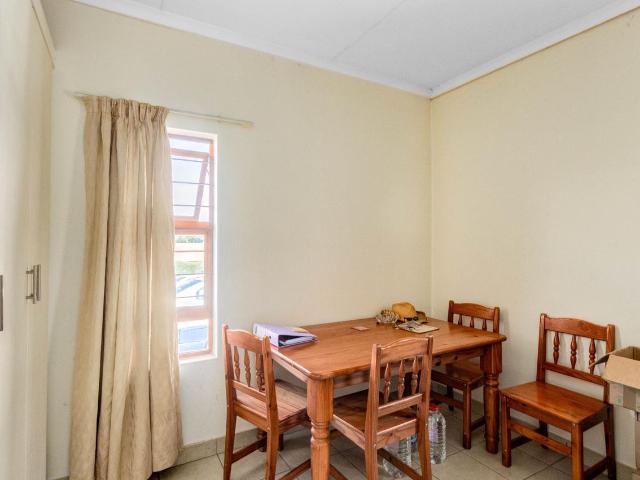 2 Bedroom Simplex For Sale in North Riding AH