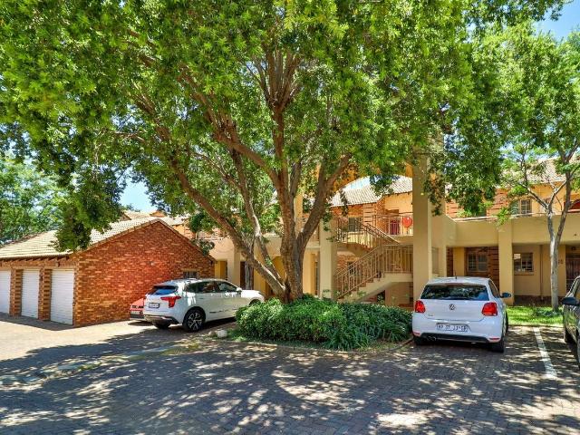 2 Bedroom Simplex For Sale in Olympus AH