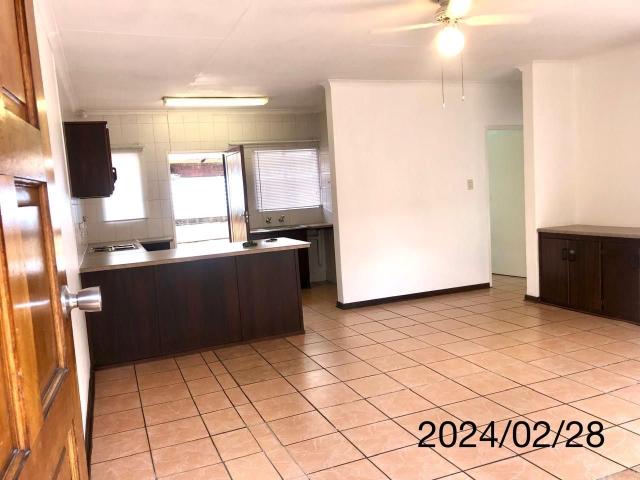 2 Bedroom Simplex For Sale in Rustenburg Central