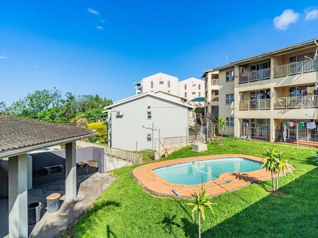 2 Bedroom Simplex For Sale in Sea View
