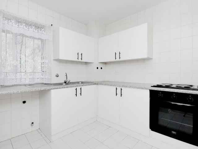 2 Bedroom Simplex For Sale in Sonneglans