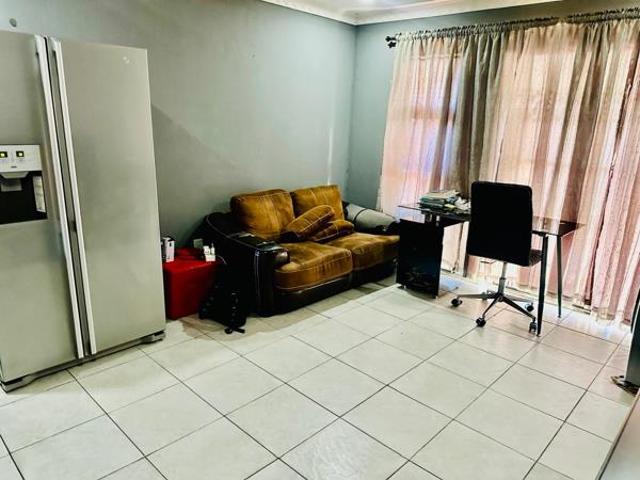 2 Bedroom Simplex in Veld En Vlei