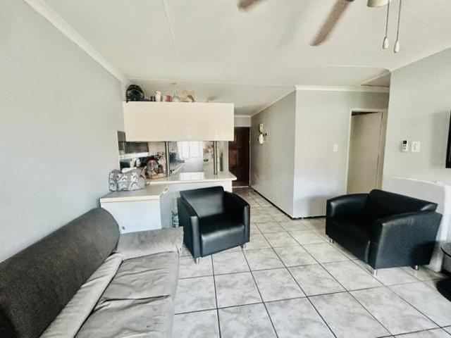 2 Bedroom Simplex in Veld En Vlei