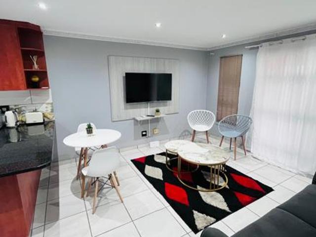 2 Bedroom Simplex in Veld En Vlei