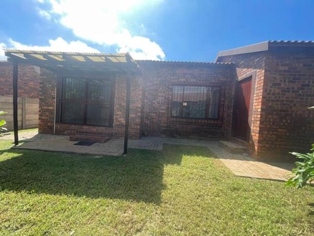 2 Bedroom Simplex in Weltevreden Park