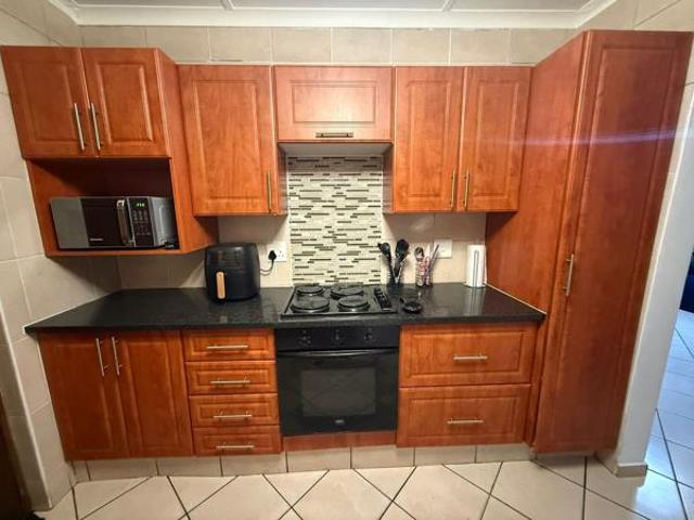 2 Bedroom Simplex in Arboretum