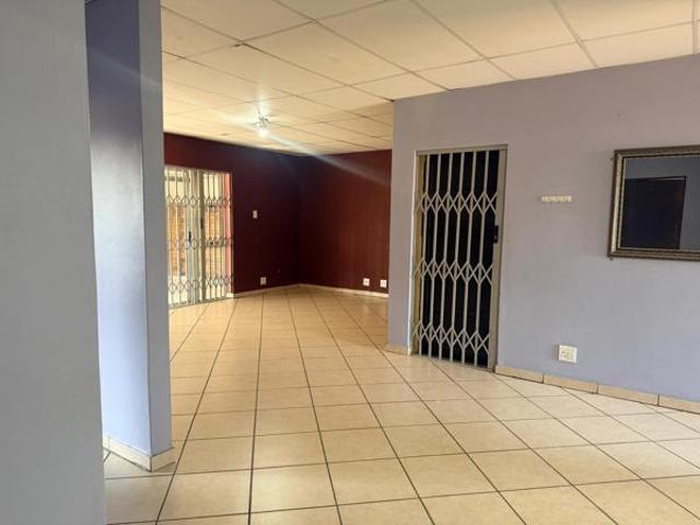 2 Bedroom Simplex in Arboretum
