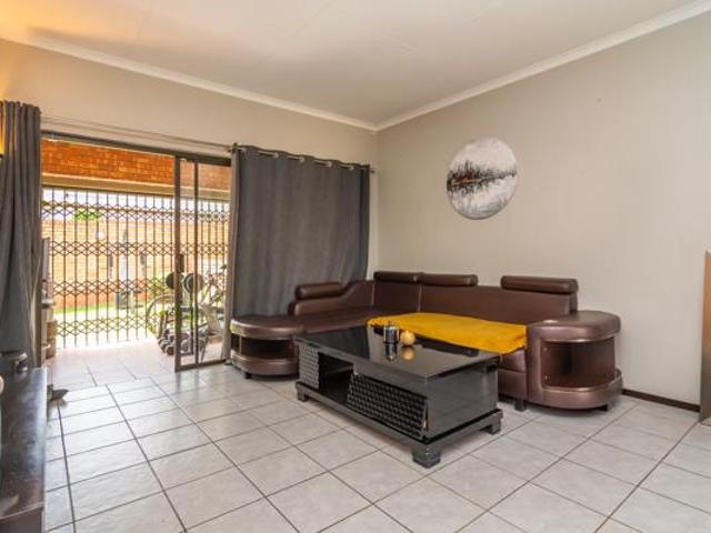 2 Bedroom Simplex in Bergbron