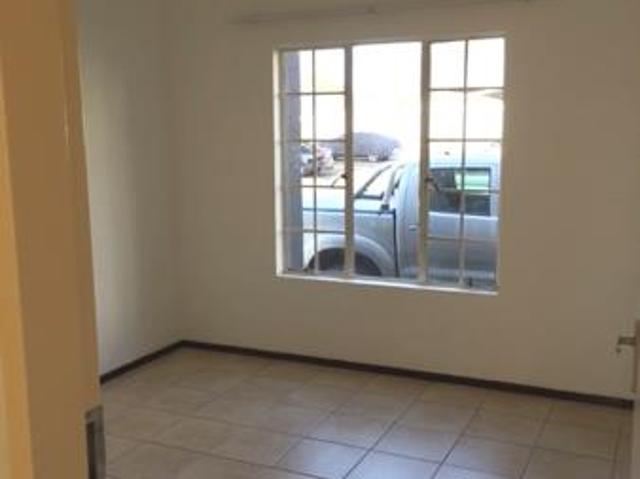 2 Bedroom Simplex in Brentwood