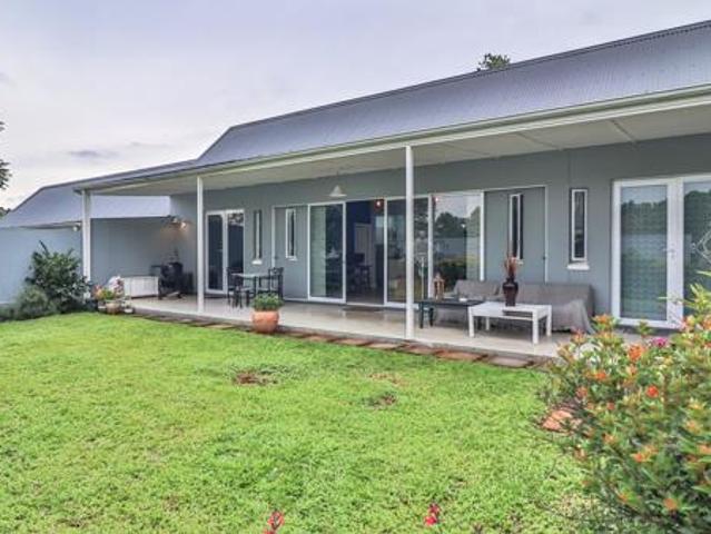 2 Bedroom Simplex in Clarendon