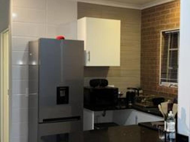 2 Bedroom Simplex in Die Hoewes