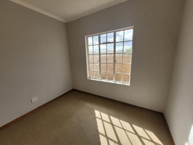 2 Bedroom Simplex in El Toro Park