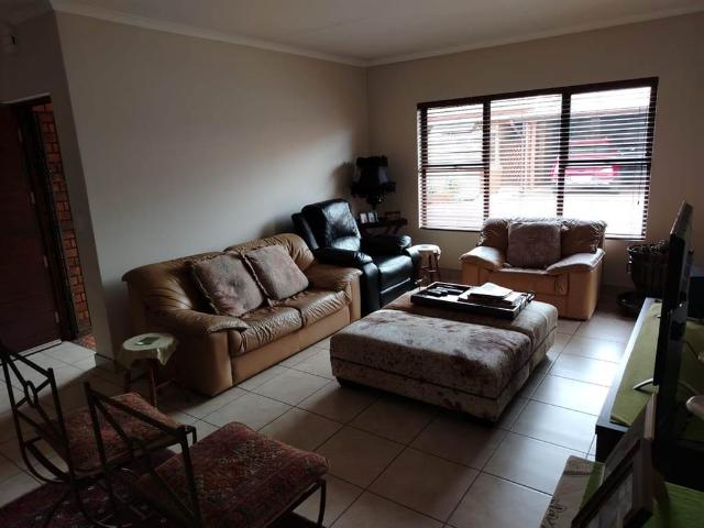 2 Bedroom Simplex in Eldoraigne