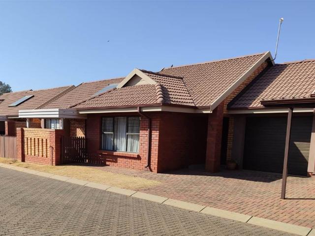 2 Bedroom Simplex in Eldoraigne