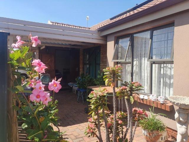 2 Bedroom Simplex in Eldoraigne