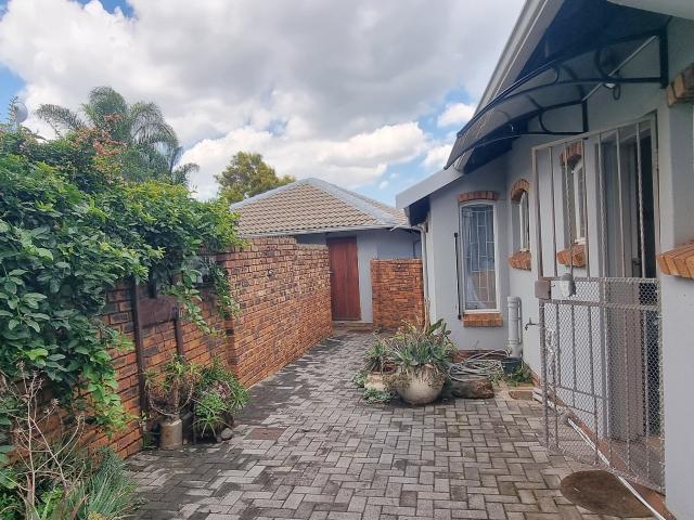2 Bedroom Simplex in Erasmuskloof