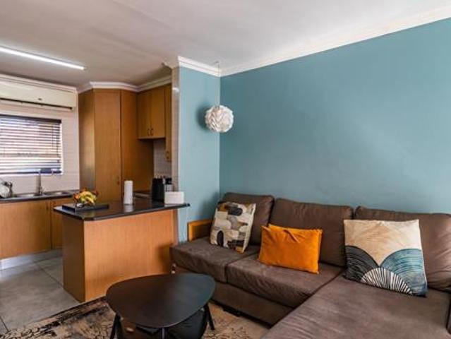 2 Bedroom Simplex in Heuwelsig Estate