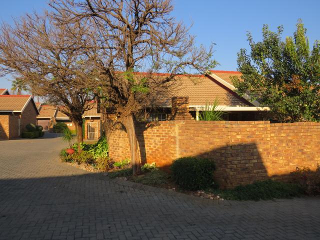 2 Bedroom Simplex in Highveld