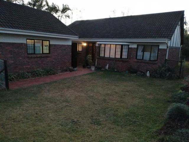 2 Bedroom Simplex in Hillcrest Central