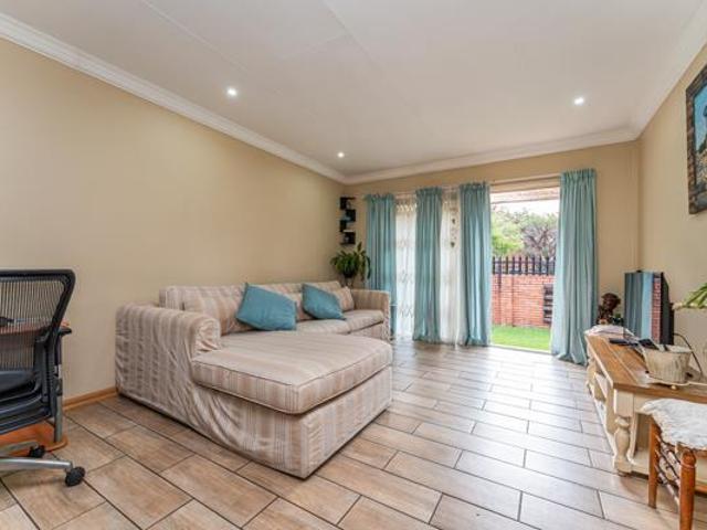 2 Bedroom Simplex in Honeydew Ridge