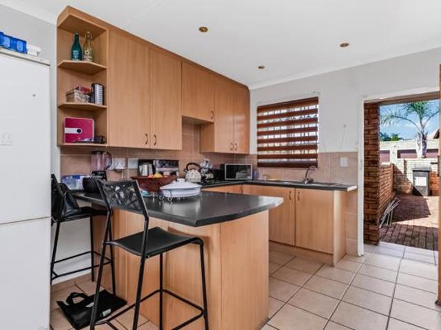 2 Bedroom Simplex in Honeydew Ridge