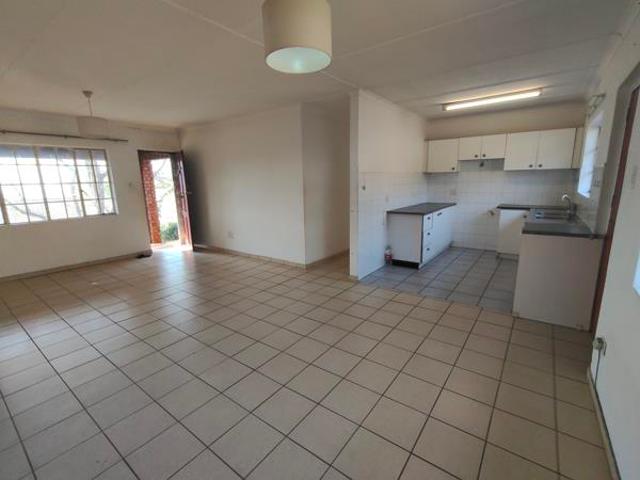 2 Bedroom Simplex in Lincoln Meade