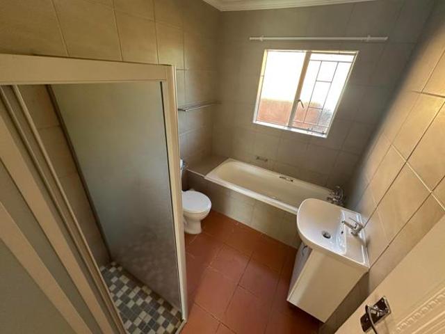 2 Bedroom Simplex in Lyttelton Manor