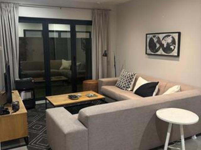 2 Bedroom Simplex in Menlo Park