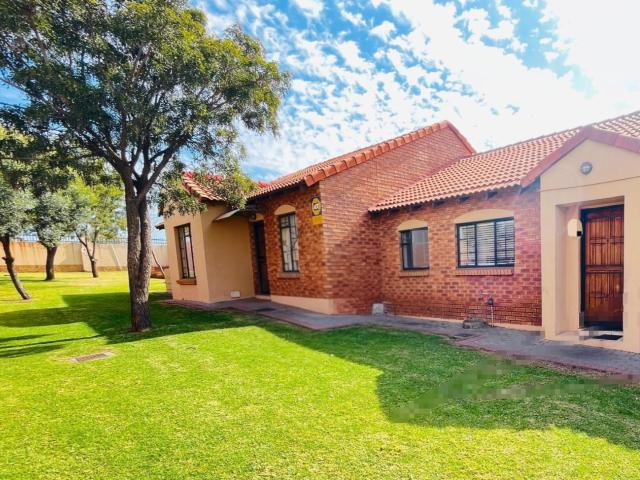 2 Bedroom Simplex in Monavoni
