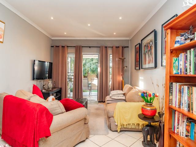 2 Bedroom Simplex in Mooikloof Ridge