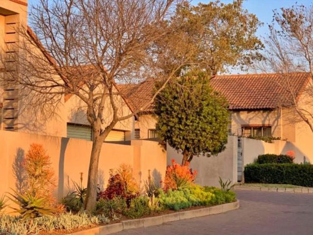 2 Bedroom Simplex in Mooikloof Ridge