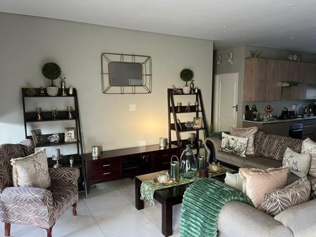2 Bedroom Simplex in Mooivallei Park