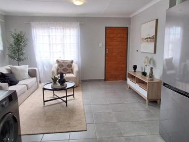 2 Bedroom Simplex in Mohlakeng