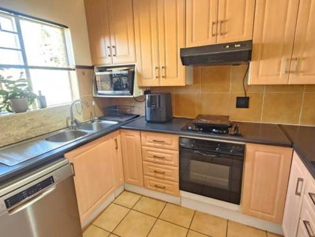 2 Bedroom Simplex in Moreleta Park