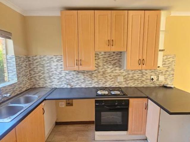 2 Bedroom Simplex in Moreleta Park
