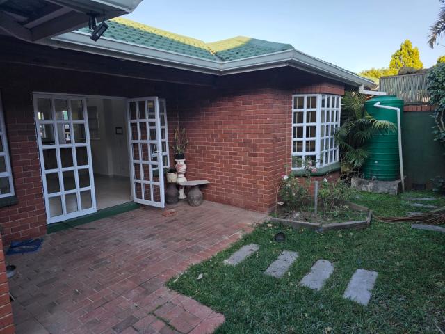 2 Bedroom Simplex in Mount Edgecombe